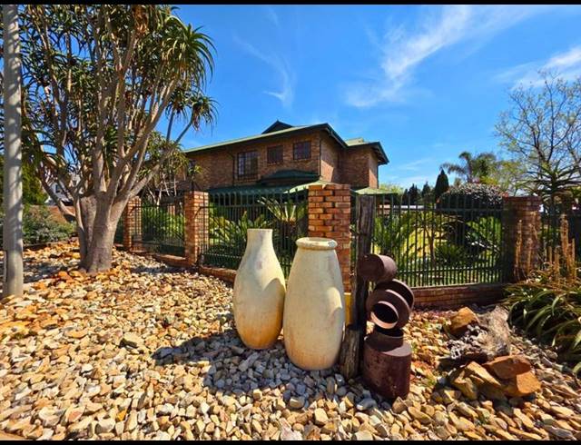 5 BEDROOM HOUSE FOR SALE IN BLUE GILL